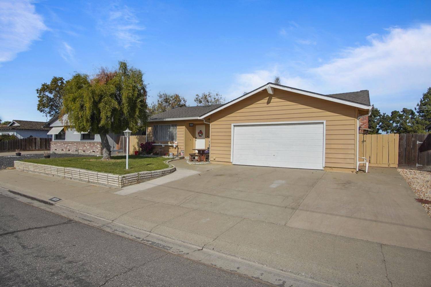 Manteca, CA 95337,1033 Tenaya CT