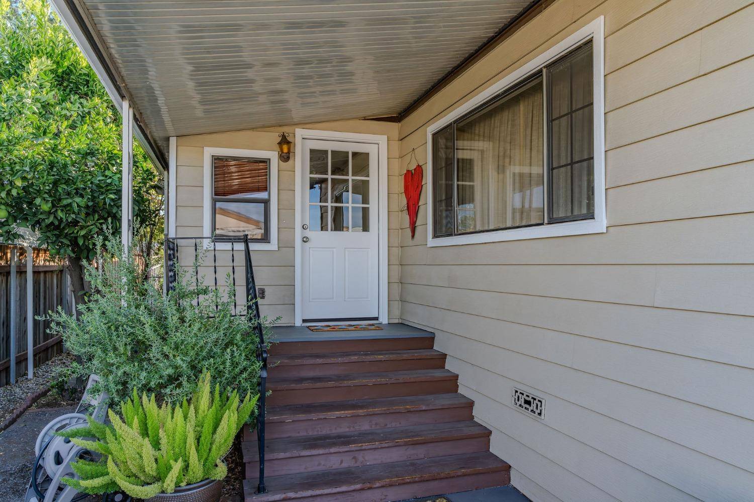 Sacramento, CA 95826,8181 Folsom #144