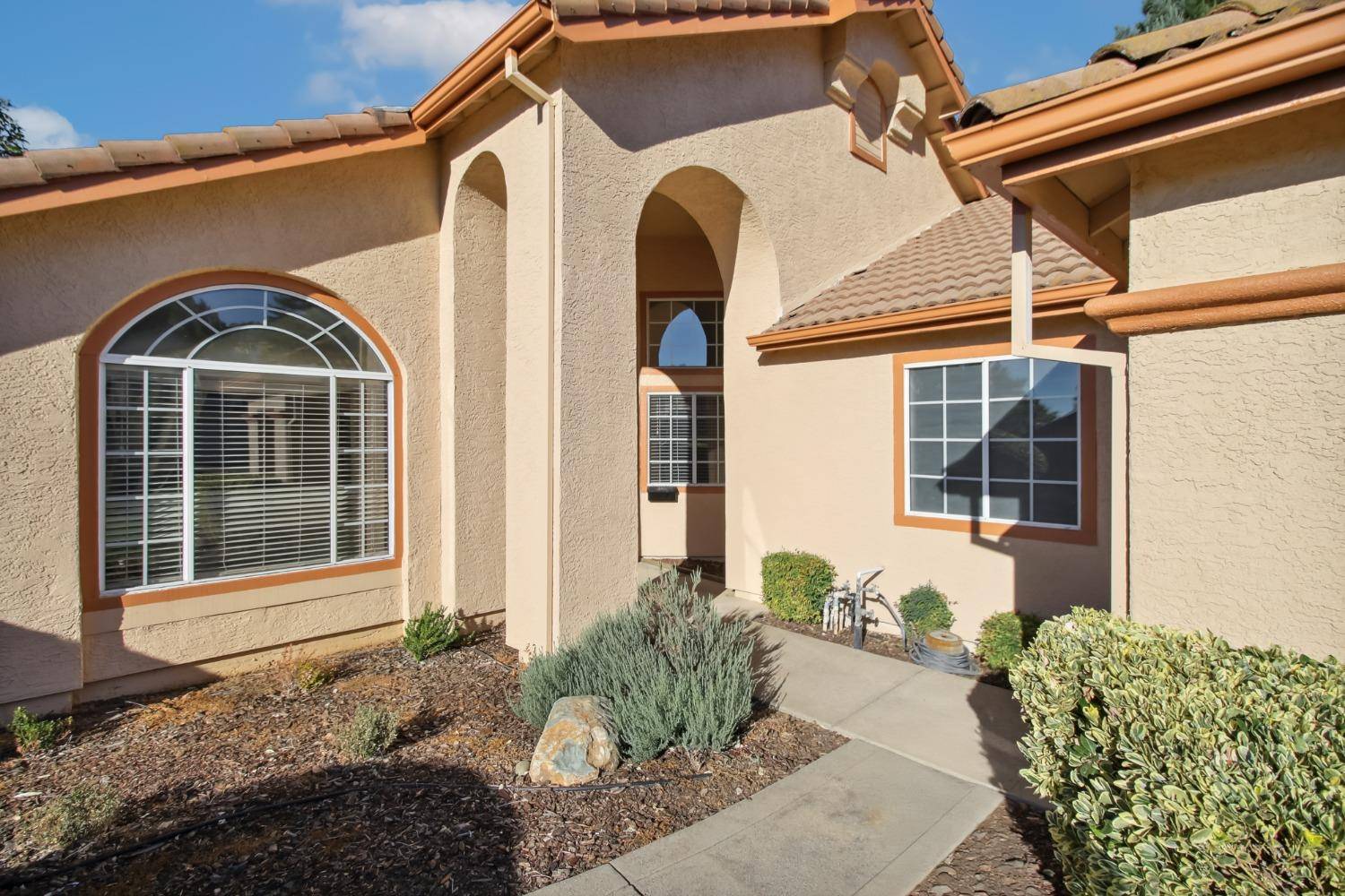 Folsom, CA 95630,385 Silberhorn DR
