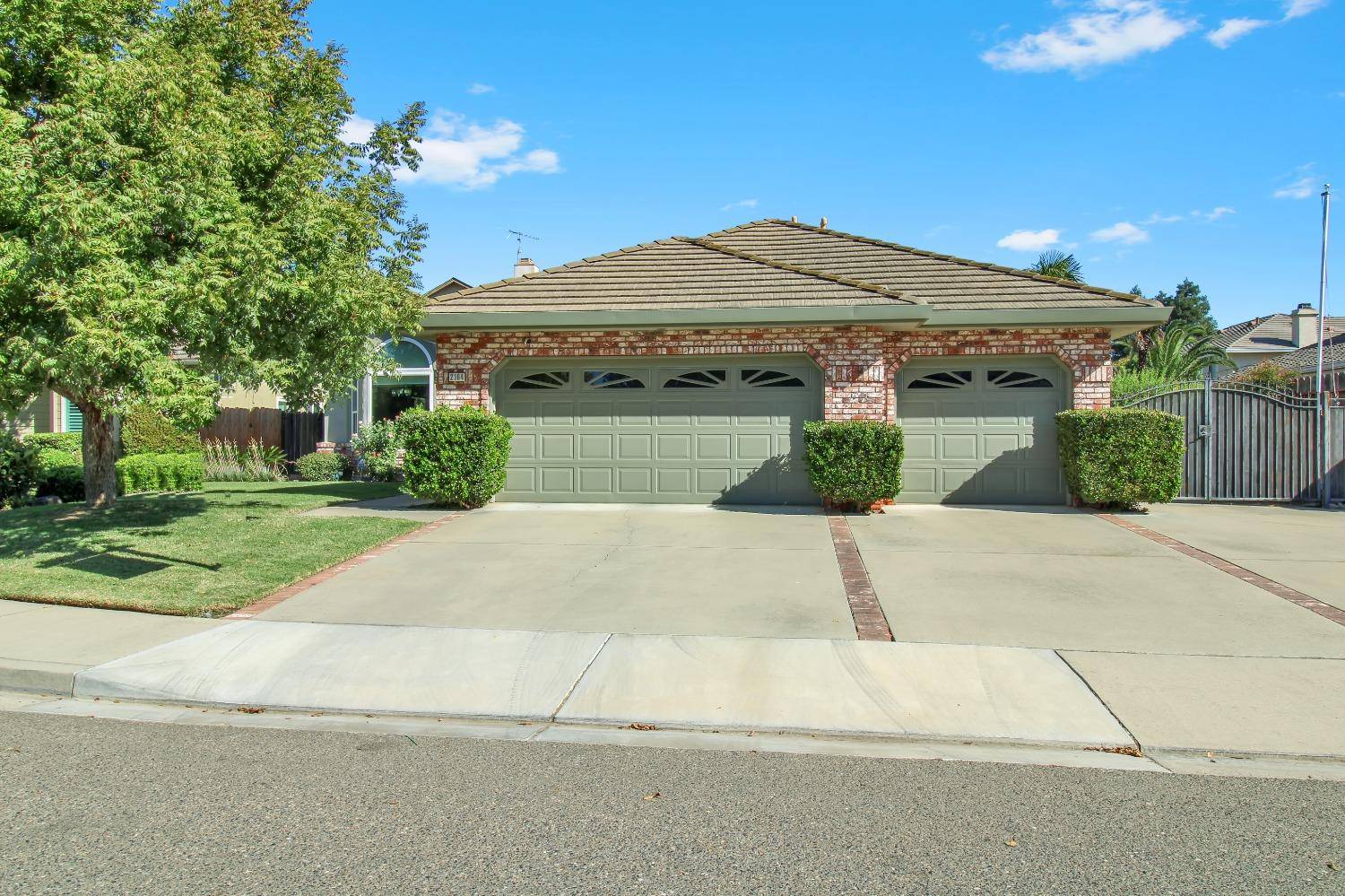 Turlock, CA 95382,2164 Rothbury CT