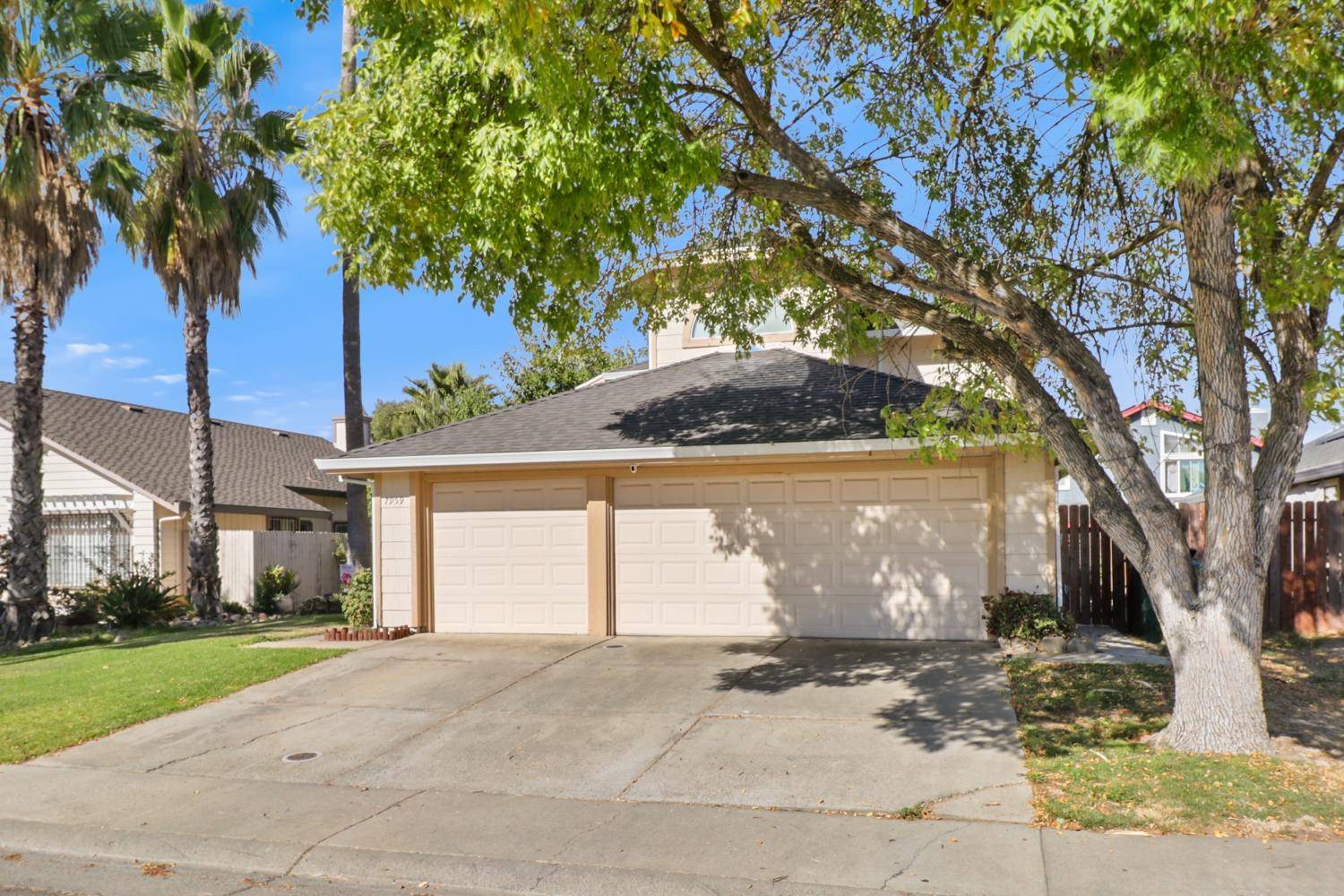 Sacramento, CA 95828,7959 Bucks Harbor WAY