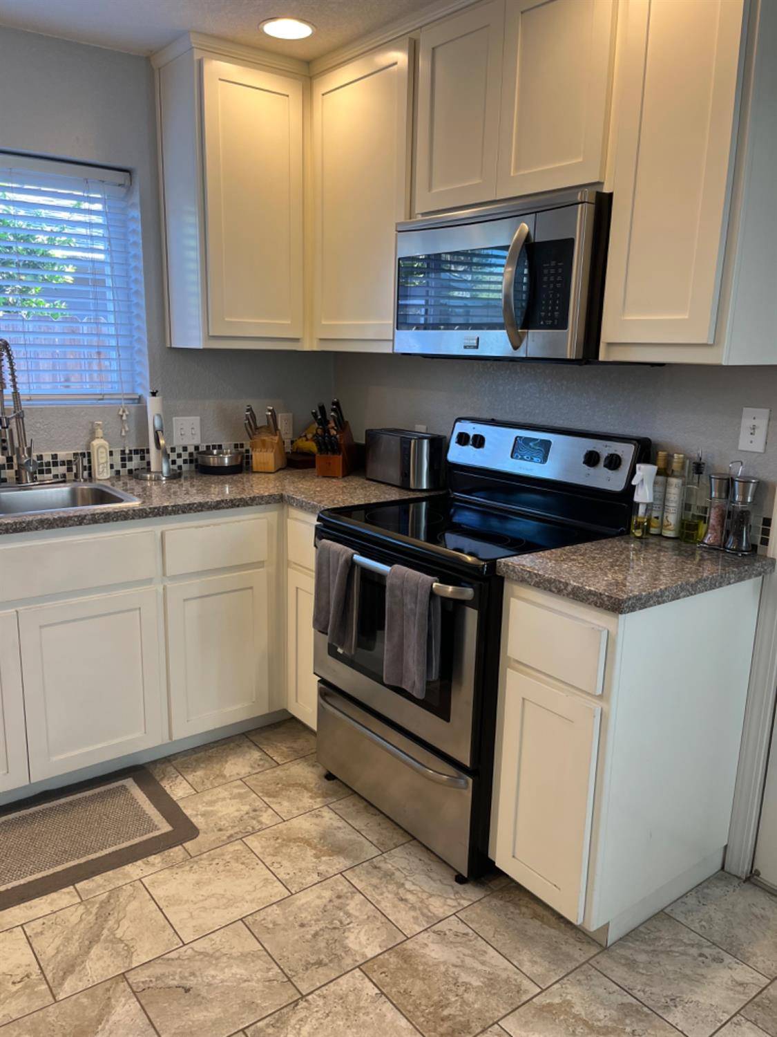 Modesto, CA 95350,201 Ribier AVE