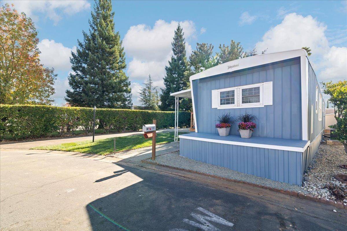 Sacramento, CA 95827,10035 Mills Station Road #11