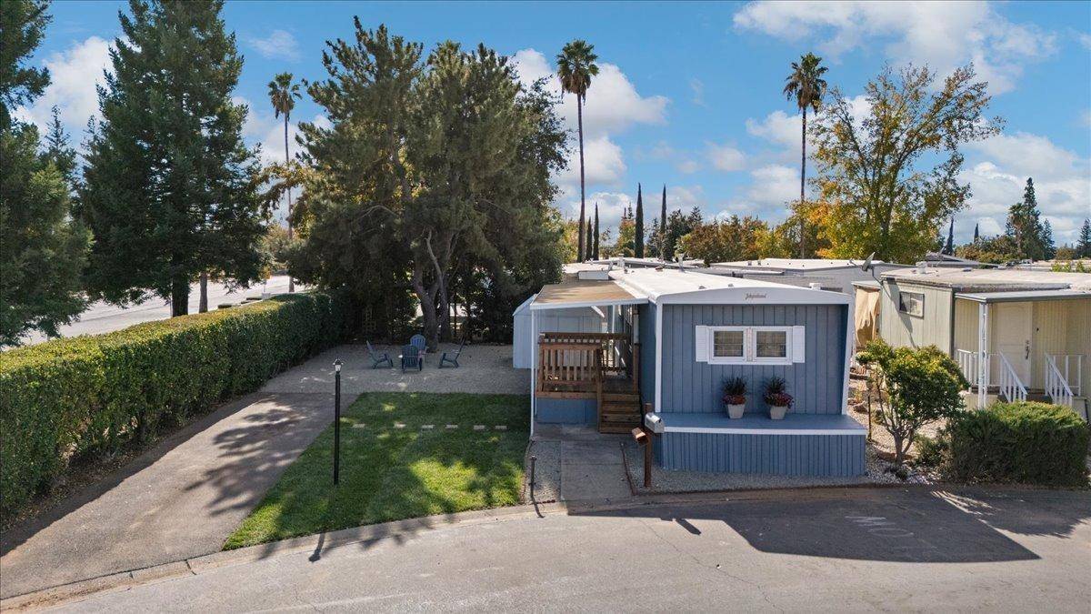 Sacramento, CA 95827,10035 Mills Station Road #11