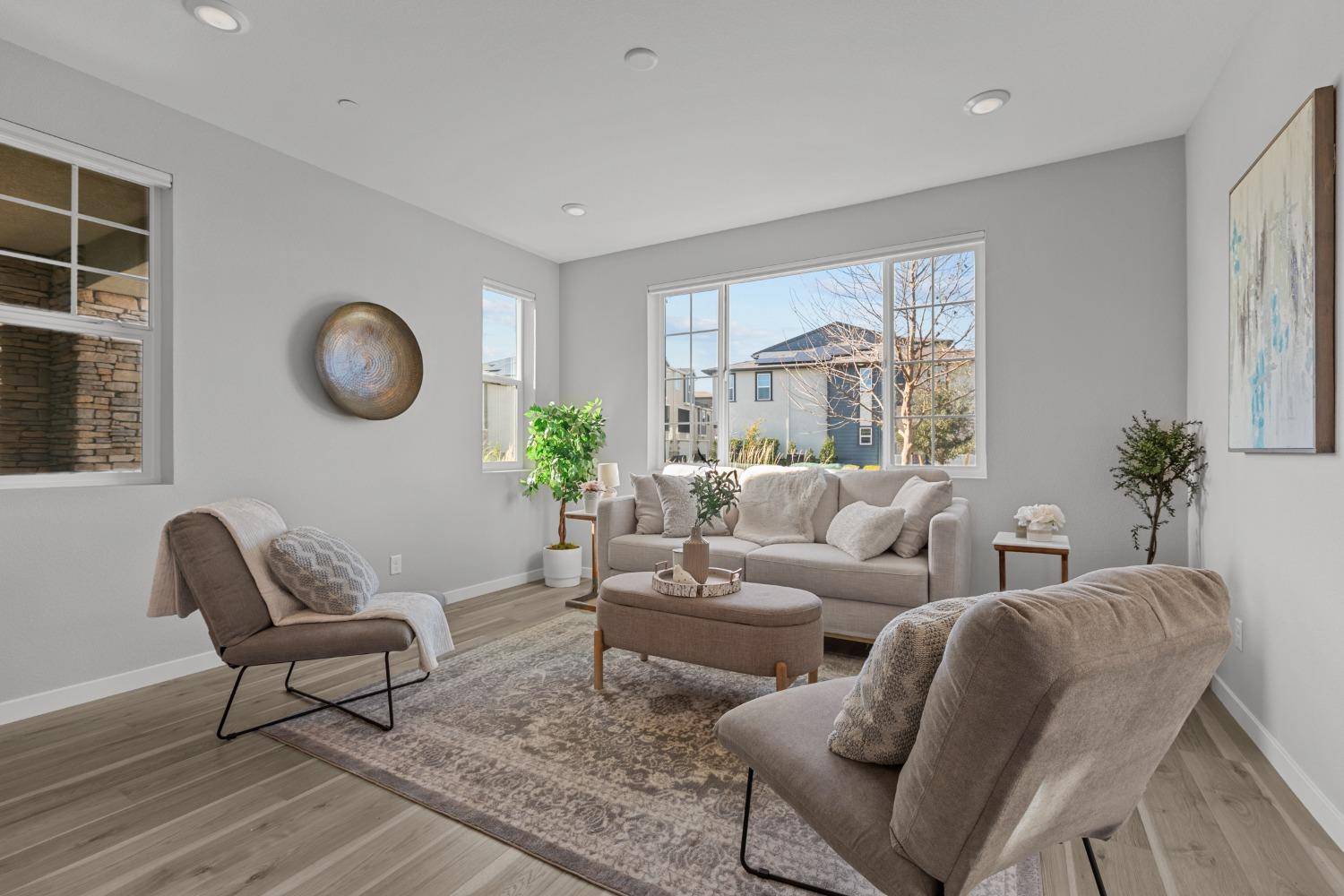 Sacramento, CA 95833,2908 Edgeview DR