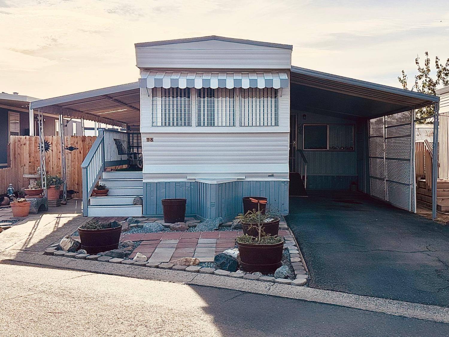 Gustine, CA 95322,1400 Meredith Ave #98