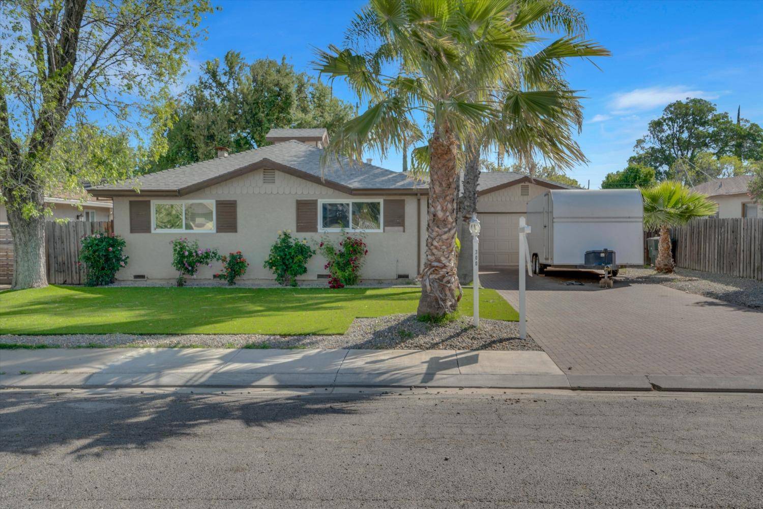 Patterson, CA 95363,300 S 7th ST