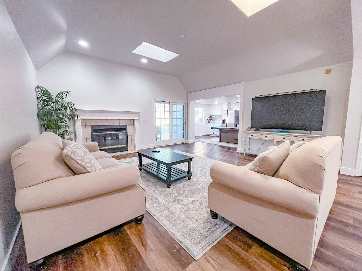 Carmichael, CA 95608,5409 Braninburg CT
