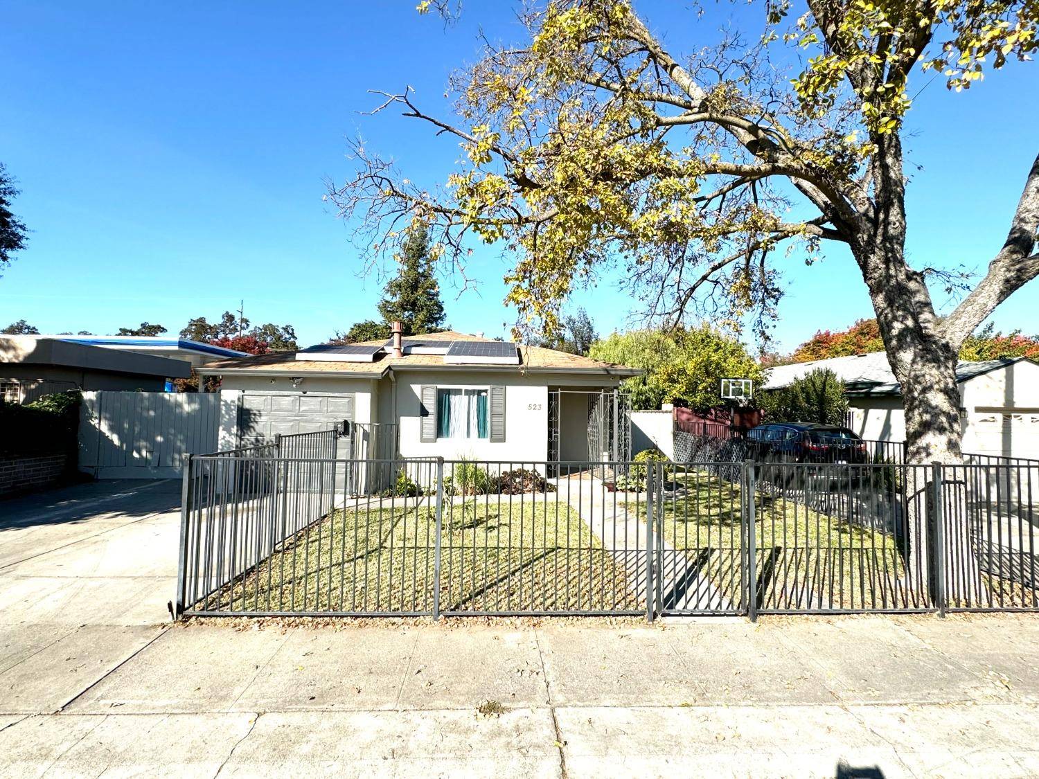 Stockton, CA 95204,523 E Sonoma AVE