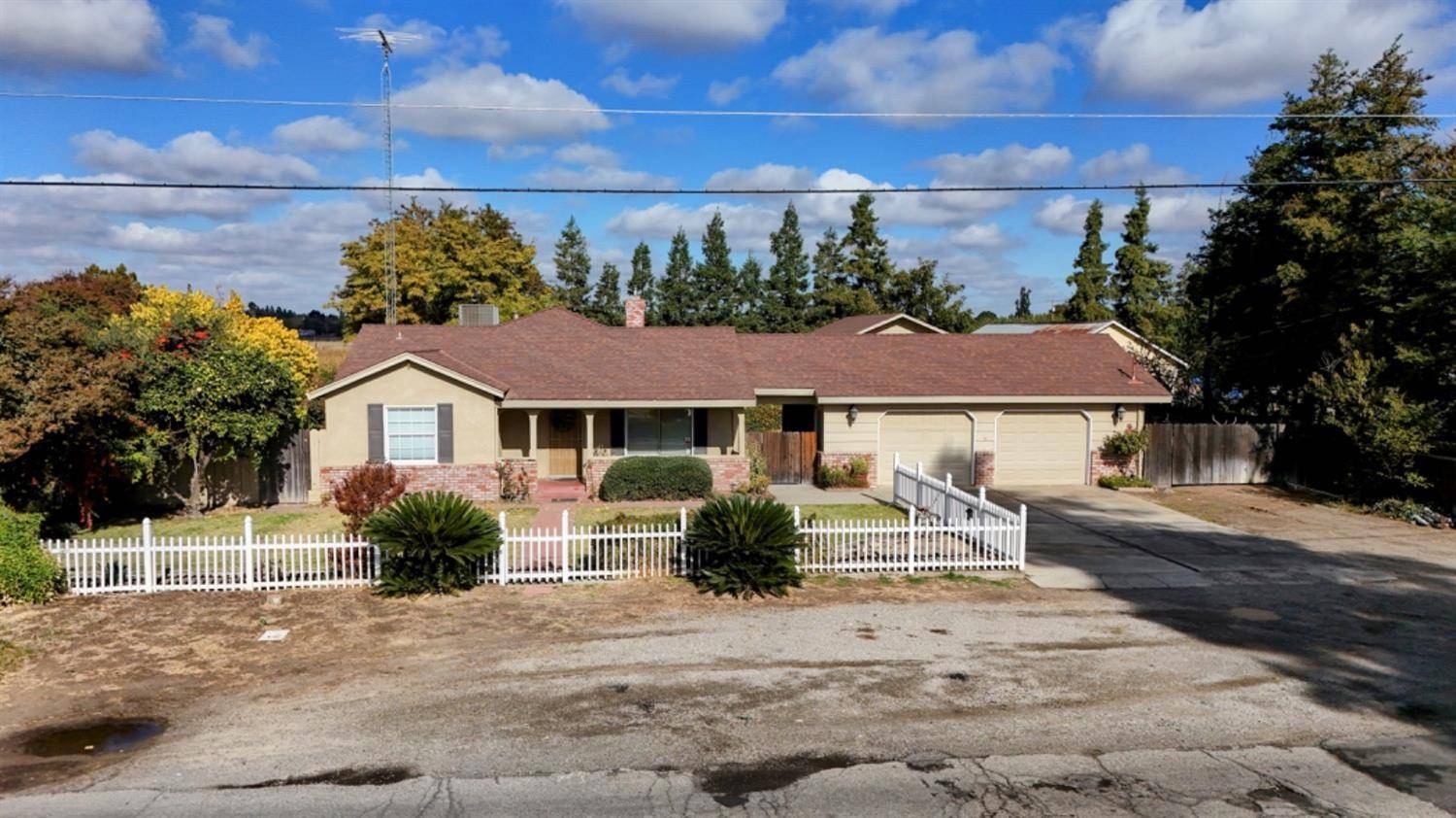 Turlock, CA 95380,1901 Brier RD