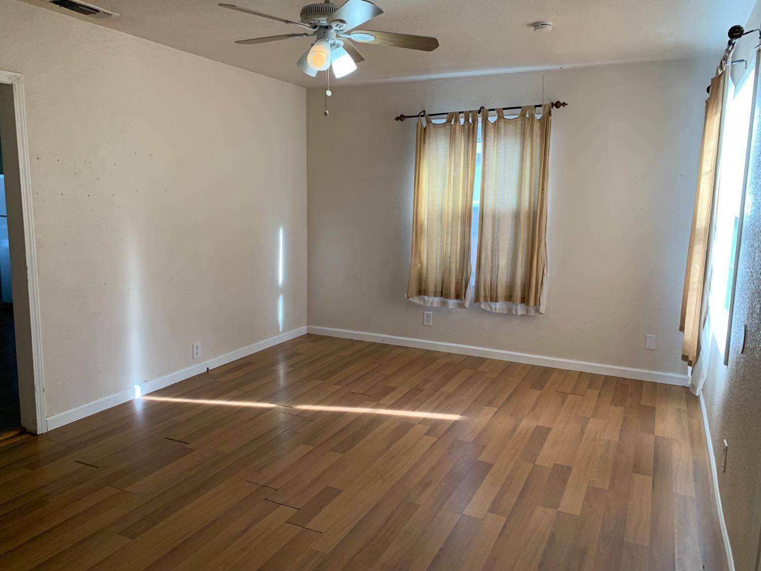Sacramento, CA 95815,961 alamos