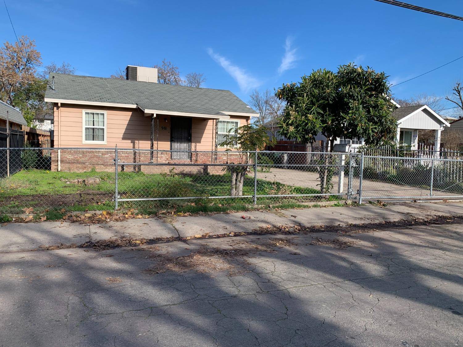 Sacramento, CA 95815,961 alamos