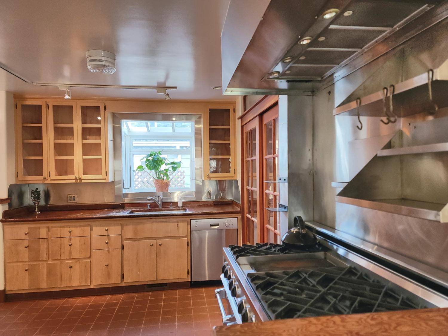 El Cerrito, CA 94530,414 Everett ST