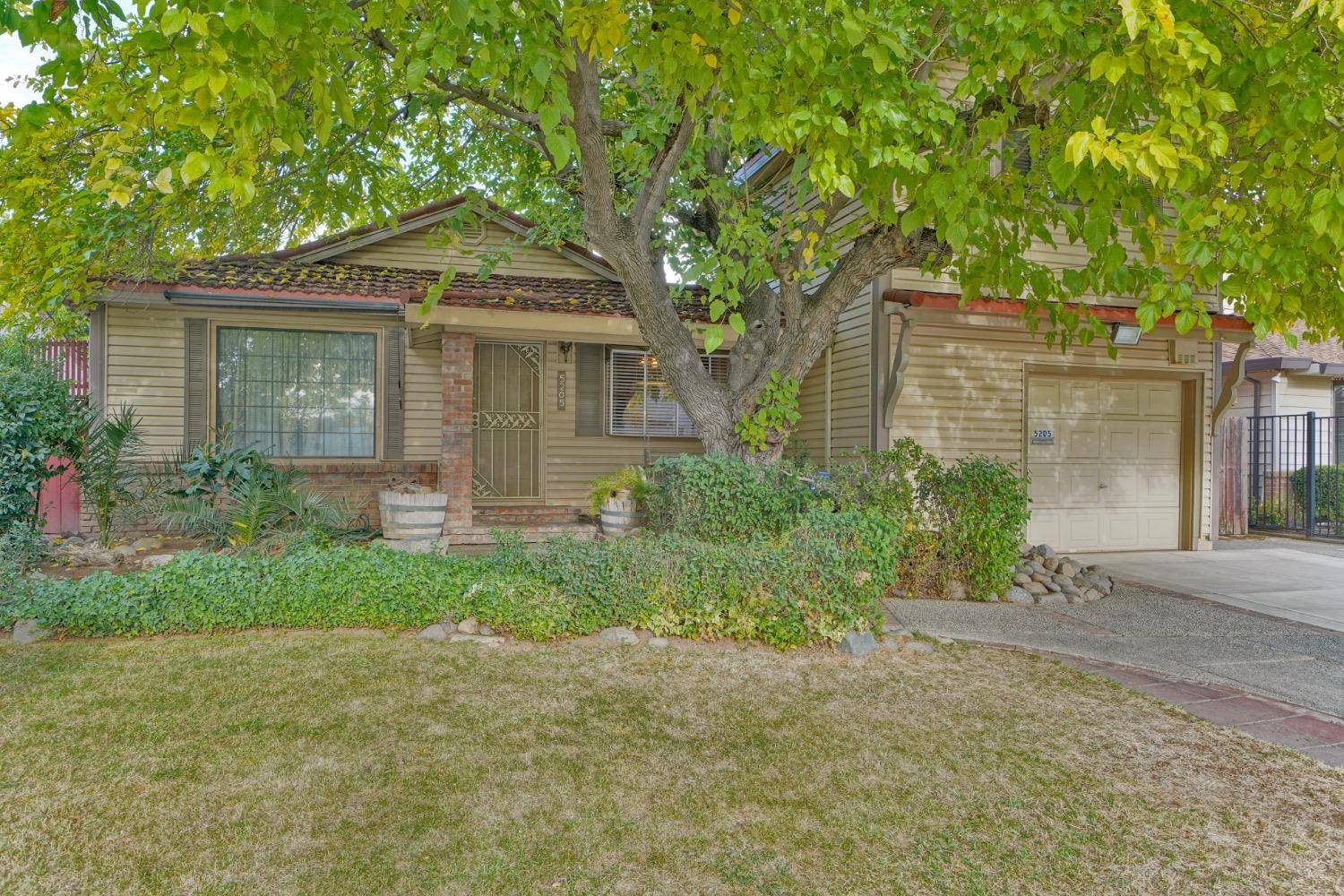 Sacramento, CA 95823,5205 Corvet WAY