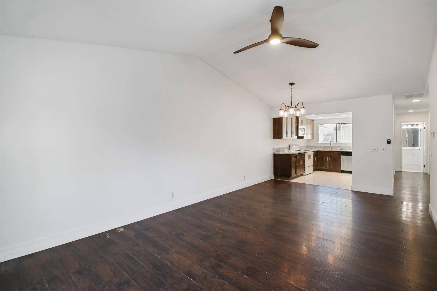 Sacramento, CA 95842,5502 Tyler ST