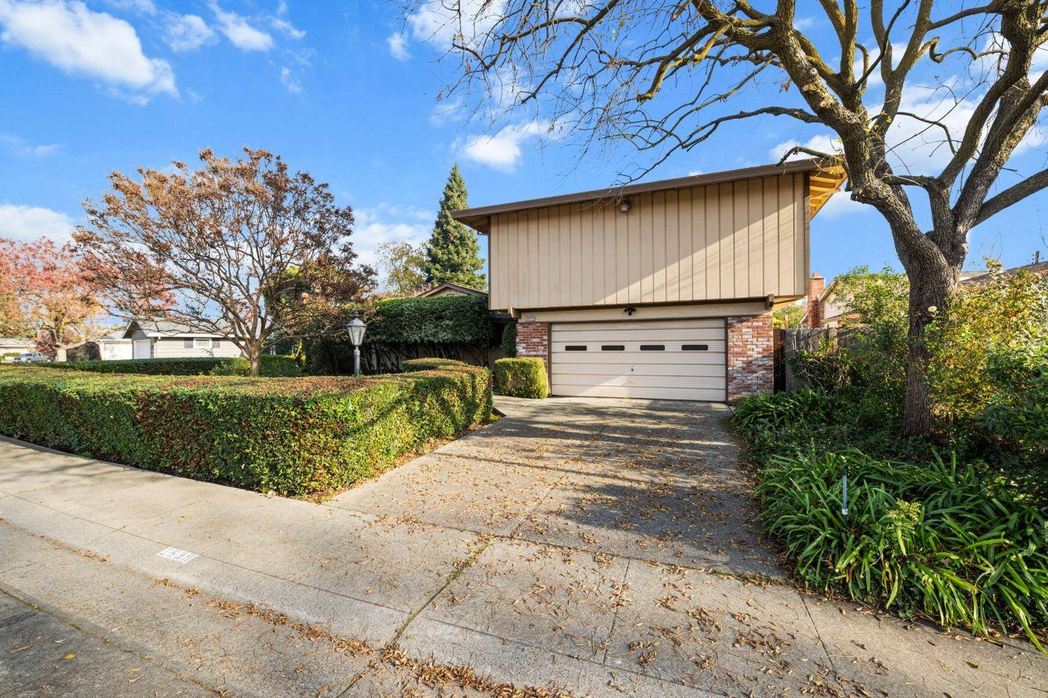 Sacramento, CA 95826,2639 Bridgeport WAY