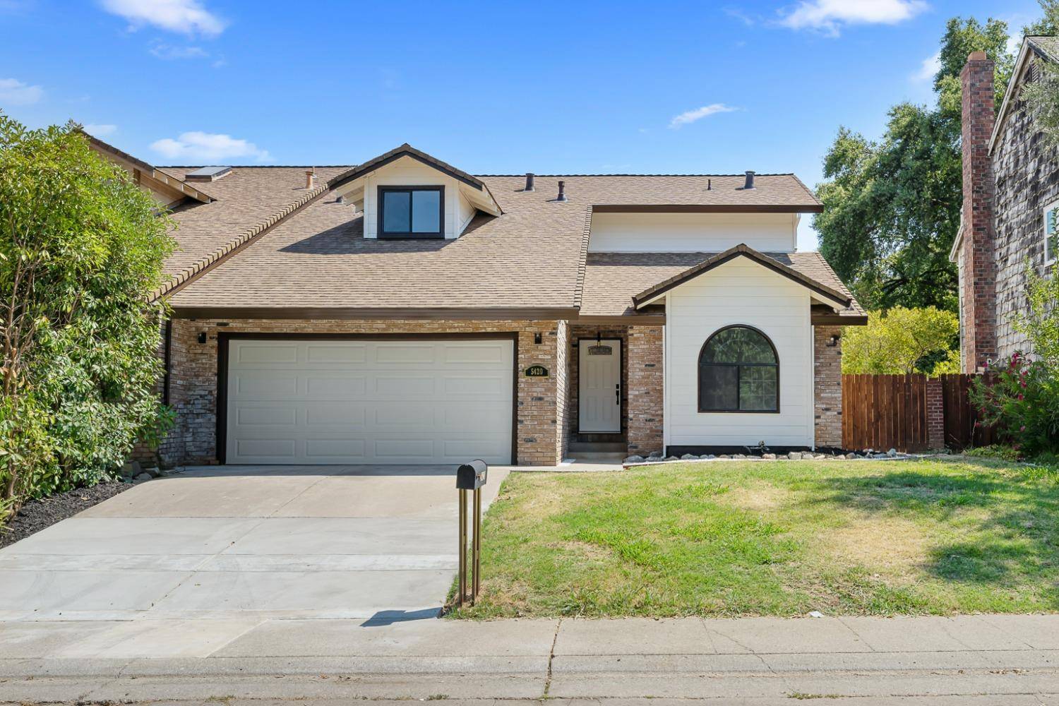 Carmichael, CA 95608,5420 Saint Anton CT