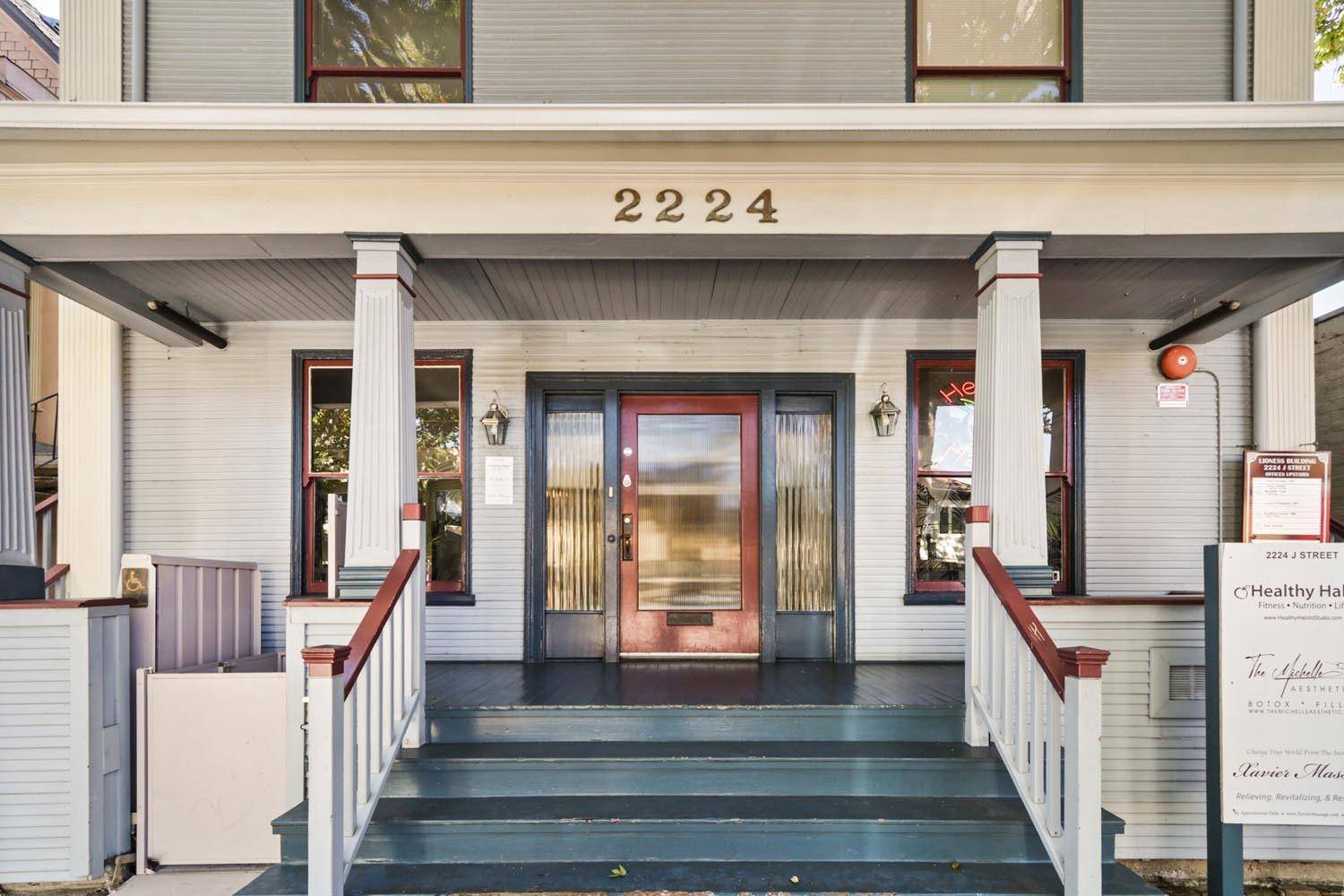 Sacramento, CA 95816,2224 J ST