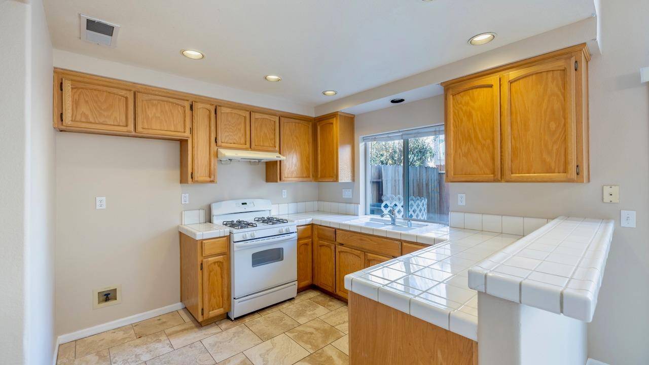 Sacramento, CA 95831,7 Florence CT