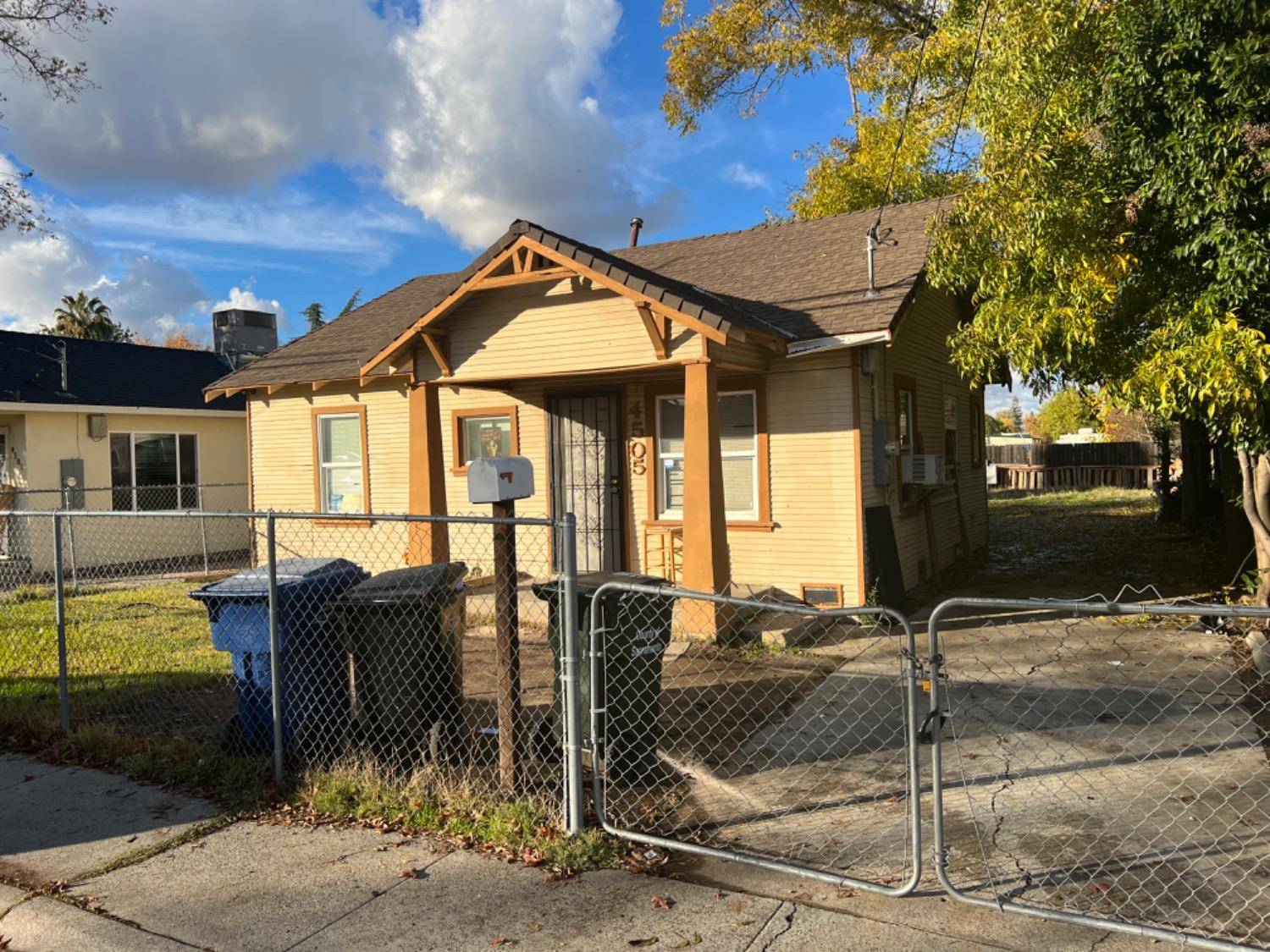 Sacramento, CA 95820,4505 Parker AVE