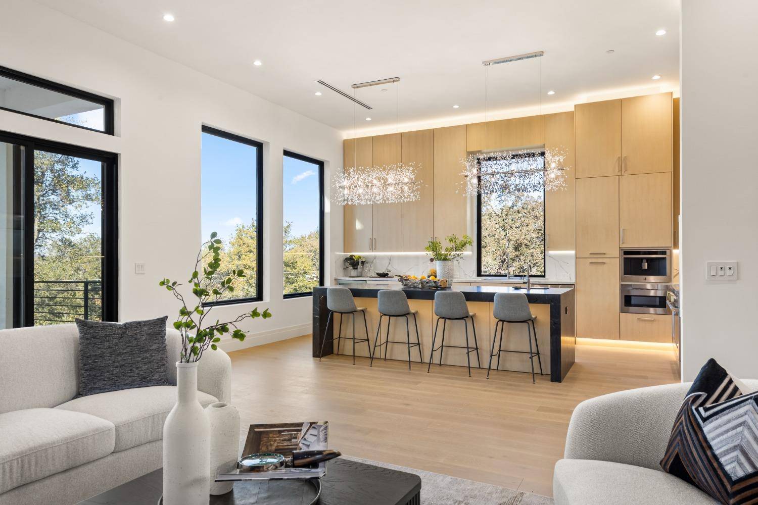 El Dorado Hills, CA 95762,683 Encina DR