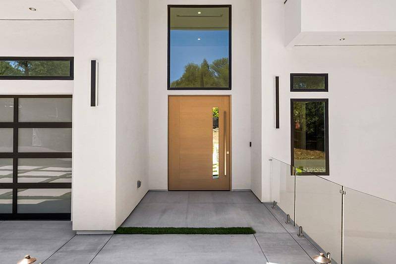 El Dorado Hills, CA 95762,683 Encina DR