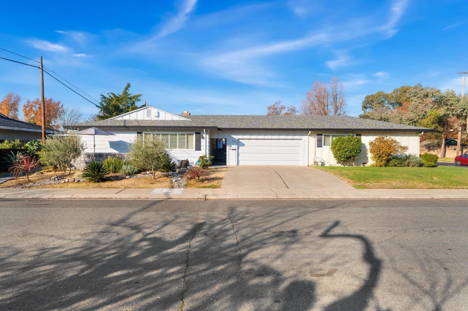 Sacramento, CA 95822,4400 Capri WAY