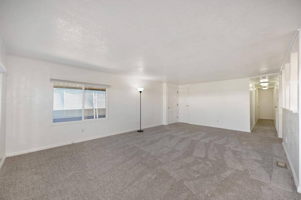 Sacramento, CA 95827,2950 Routier RD #42