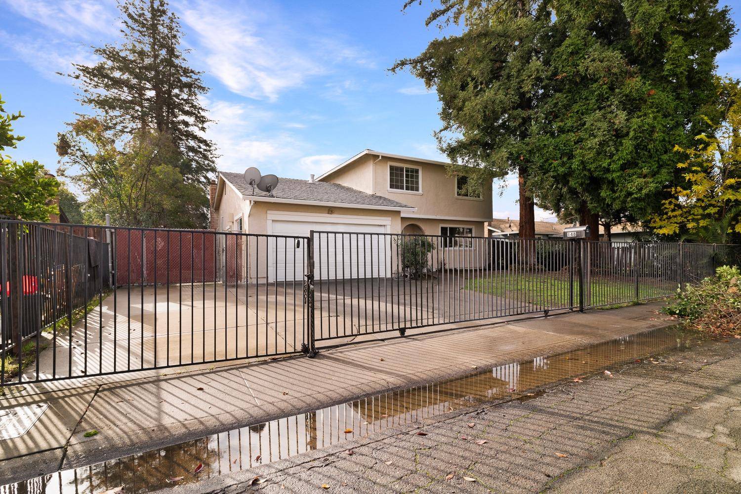 Sacramento, CA 95838,148 Loveland WAY