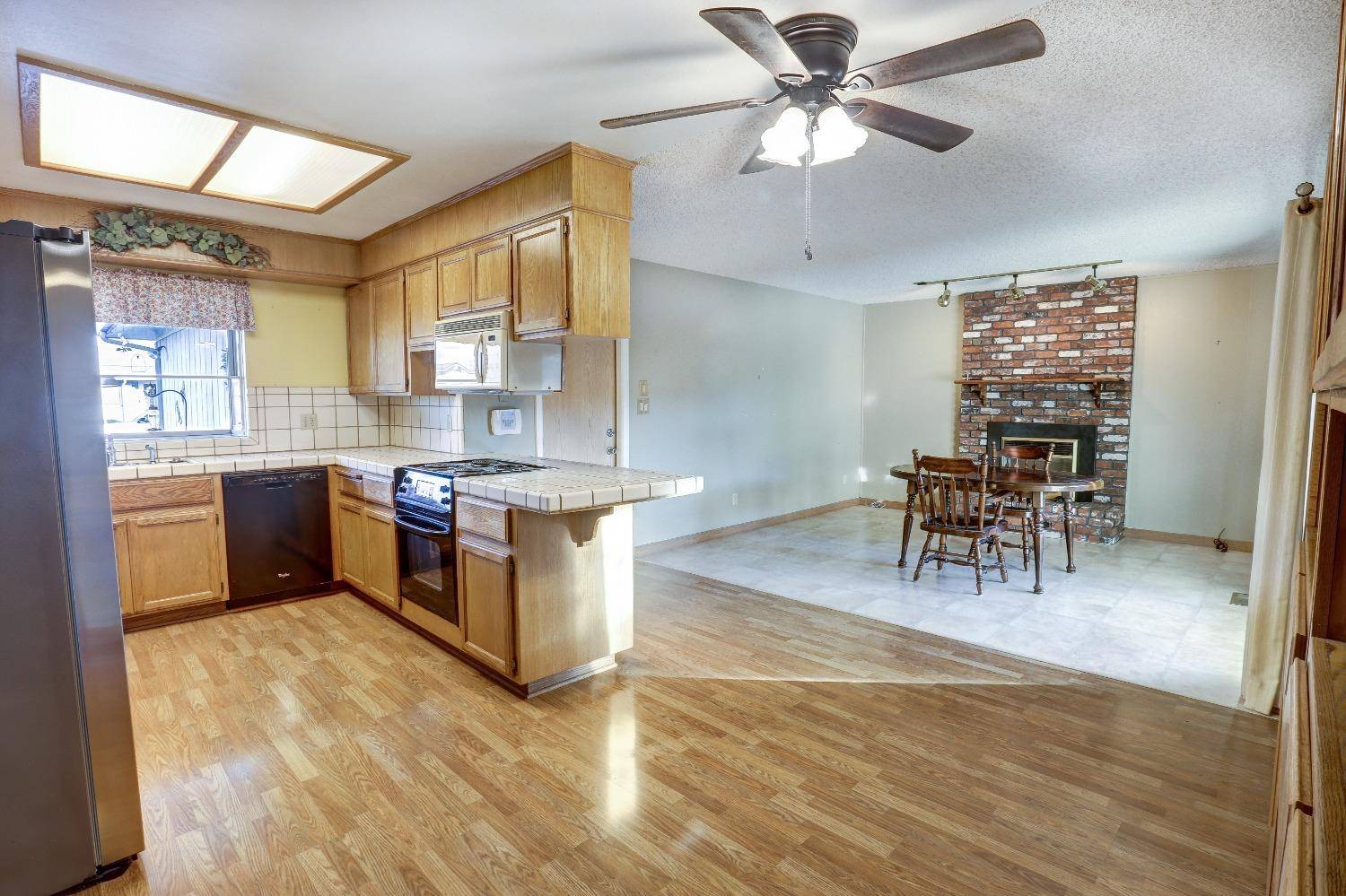 Lodi, CA 95242,1039 Downing DR