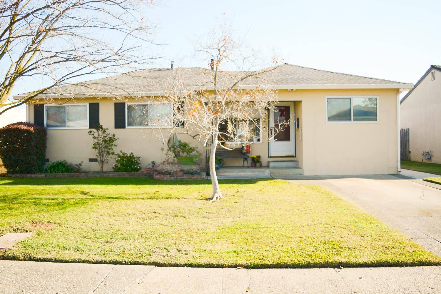 Sacramento, CA 95824,6321 Leola WAY