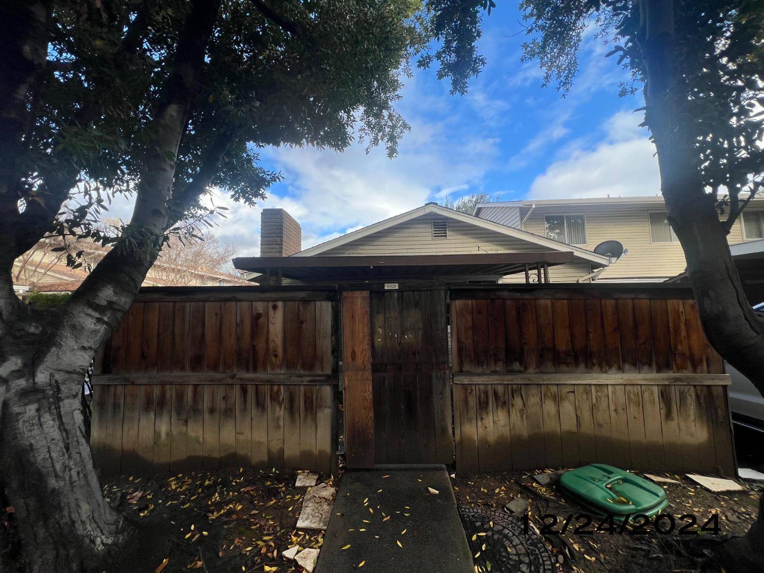 Sacramento, CA 95826,8105 La Riviera DR
