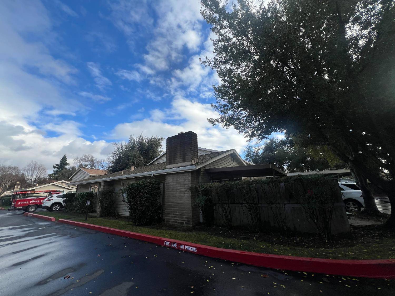 Sacramento, CA 95826,8105 La Riviera DR