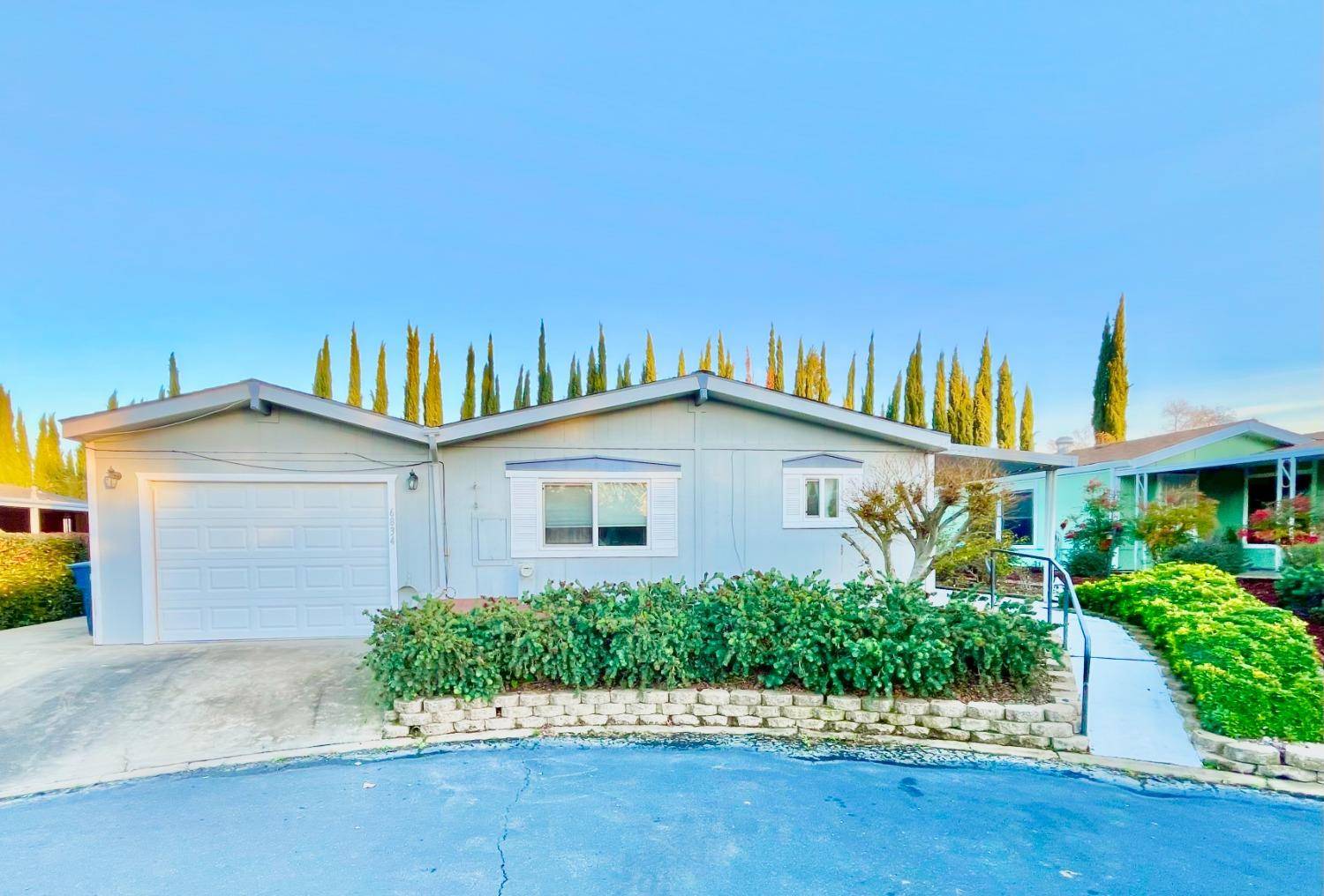 Citrus Heights, CA 95621,6834 Caywood