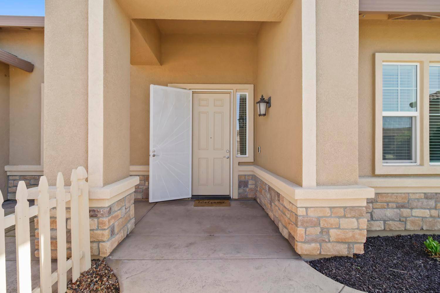 Galt, CA 95632,1106 Dimaggio WAY