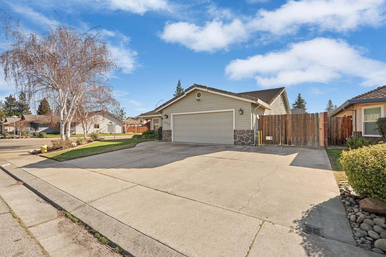 Lodi, CA 95240,344 Sparrow LN