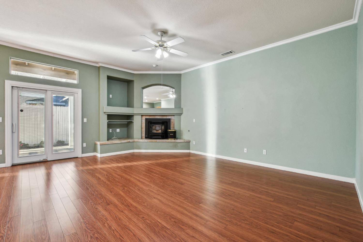 Carmichael, CA 95608,5115 Whisper Oaks LN