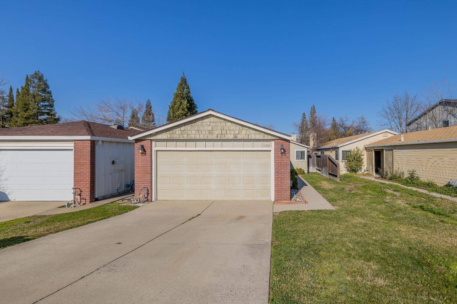 Roseville, CA 95678,324 Sawtell RD