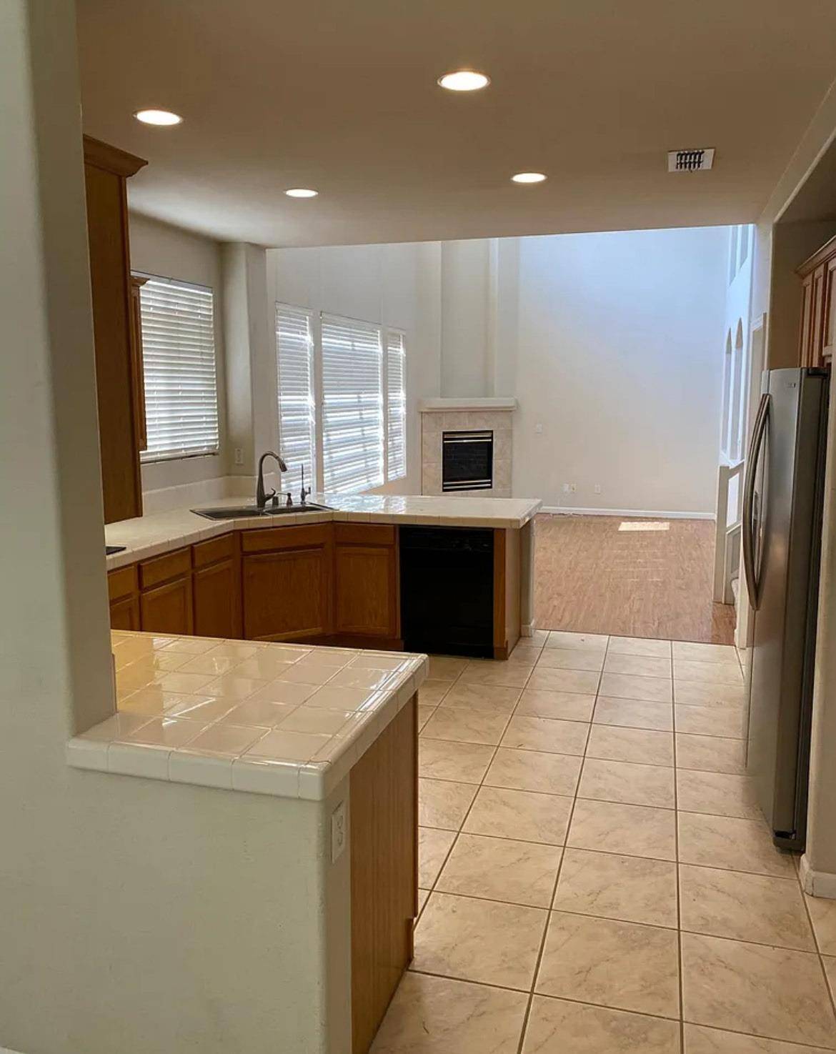Sacramento, CA 95835,17 Adkinson CT