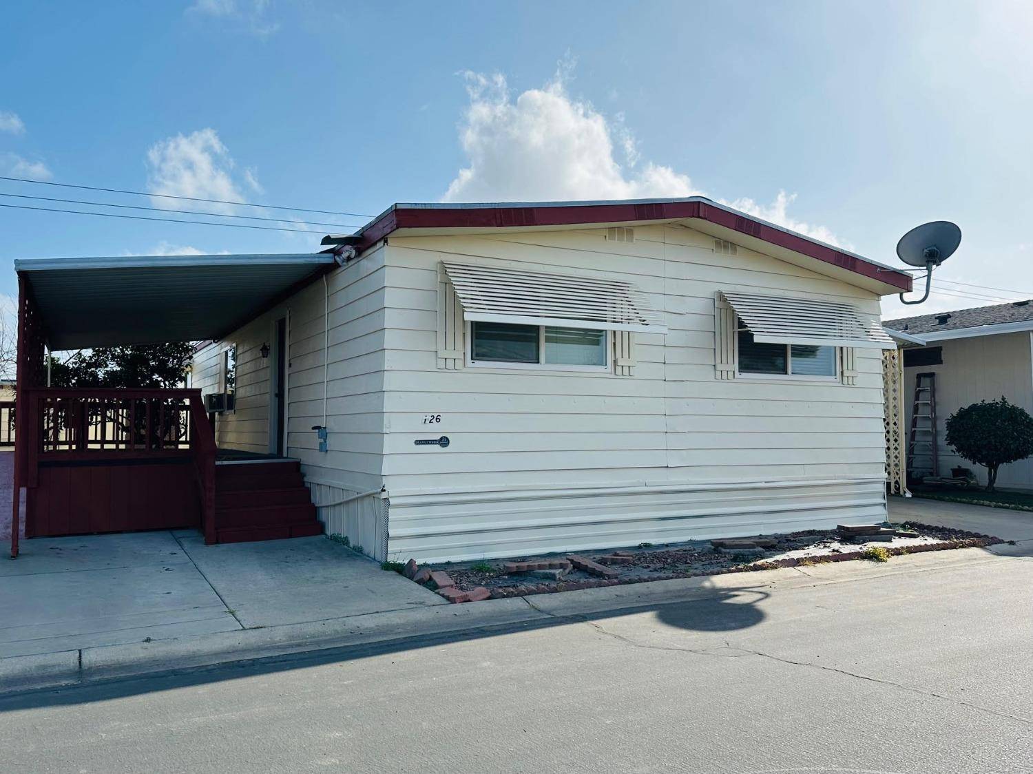 Madera, CA 93638,1218 E Cleveland ALY