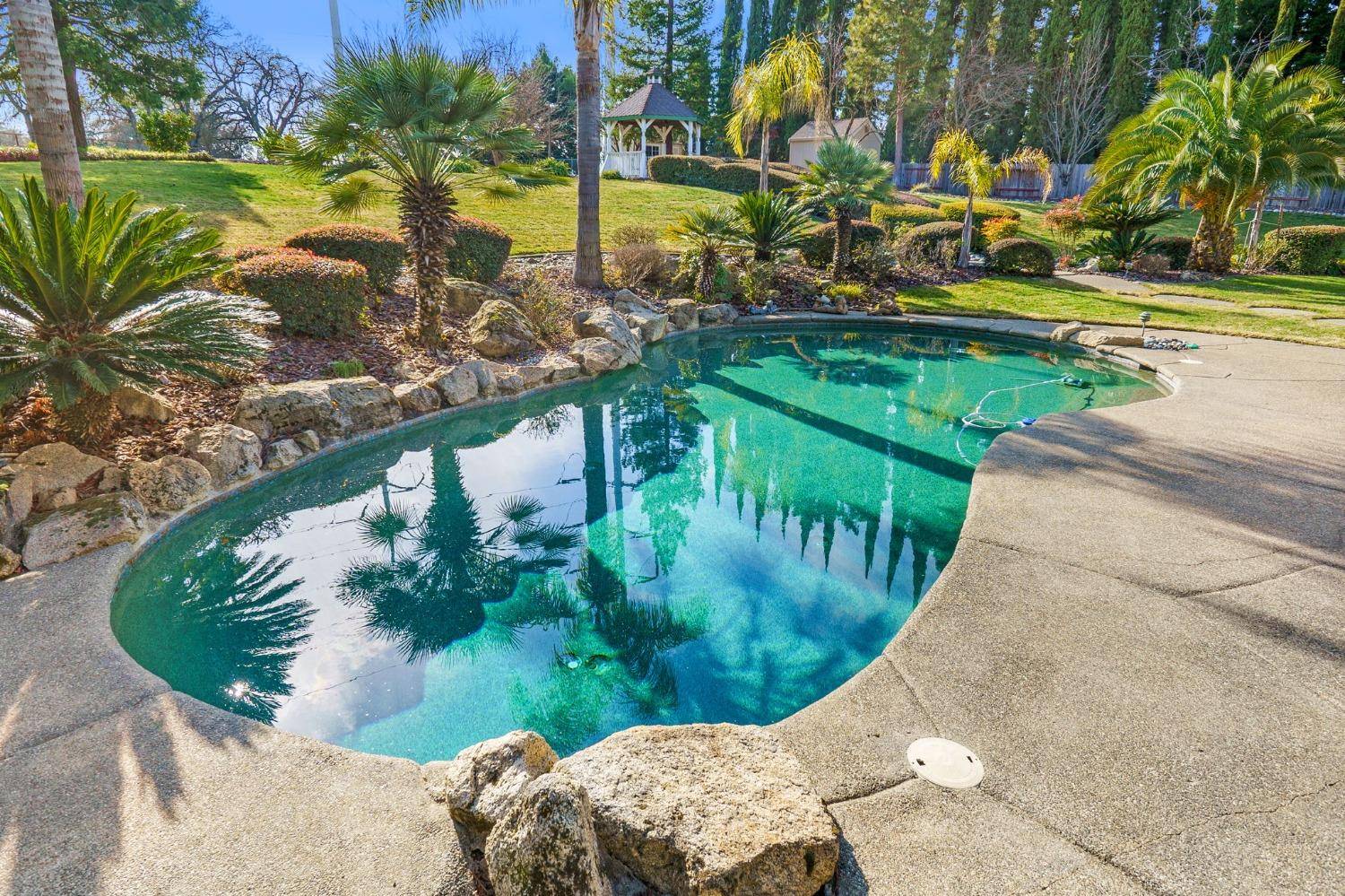 Orangevale, CA 95662,8816 Country Creek DR