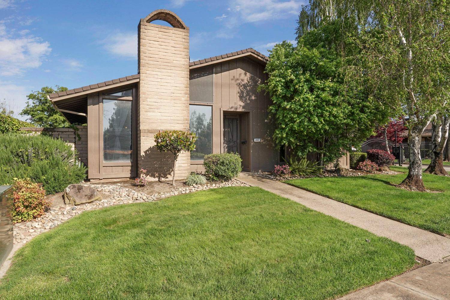 Lodi, CA 95242,2457 W Elm ST