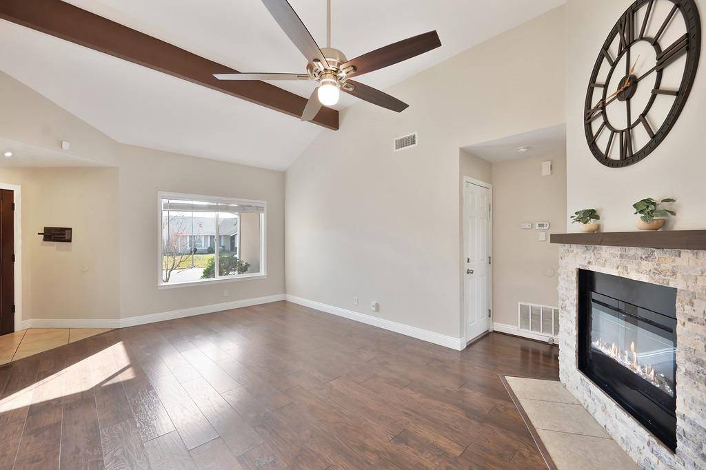 Sacramento, CA 95823,4051 La Tarriga WAY