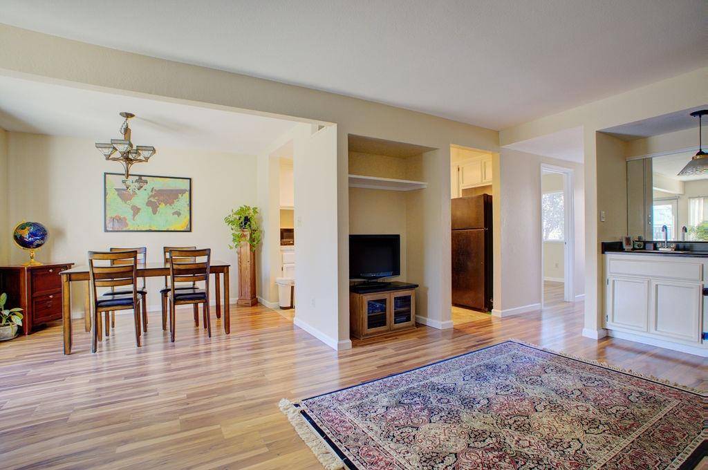 Sacramento, CA 95825,2405 Post Oak LN