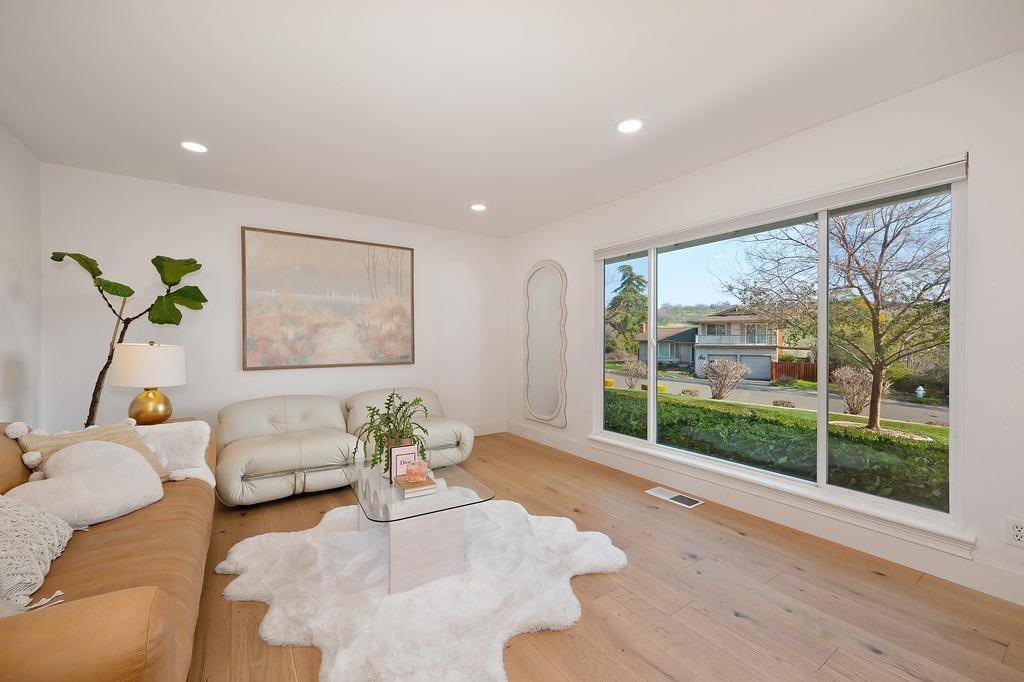 El Dorado Hills, CA 95762,3399 Mesa Verdes DR