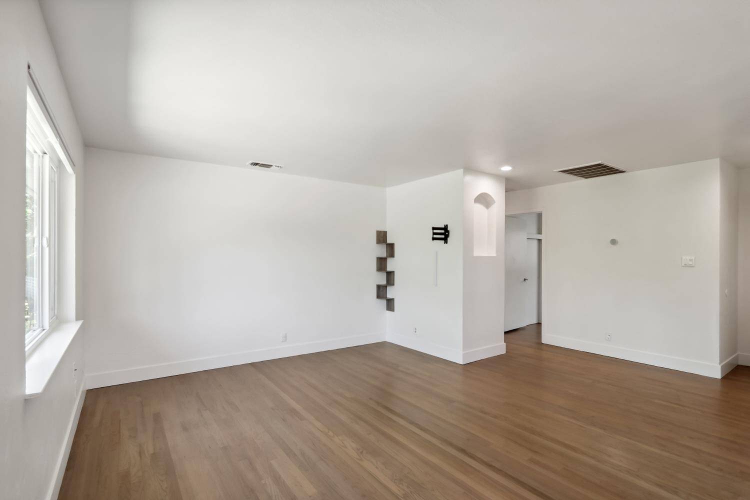 Sacramento, CA 95820,5250 71st ST