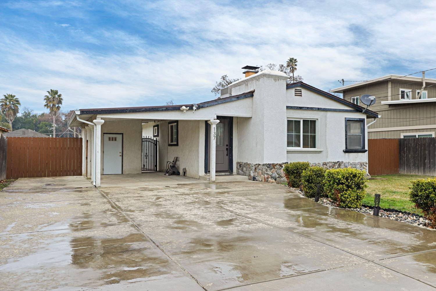 Galt, CA 95632,137 F ST