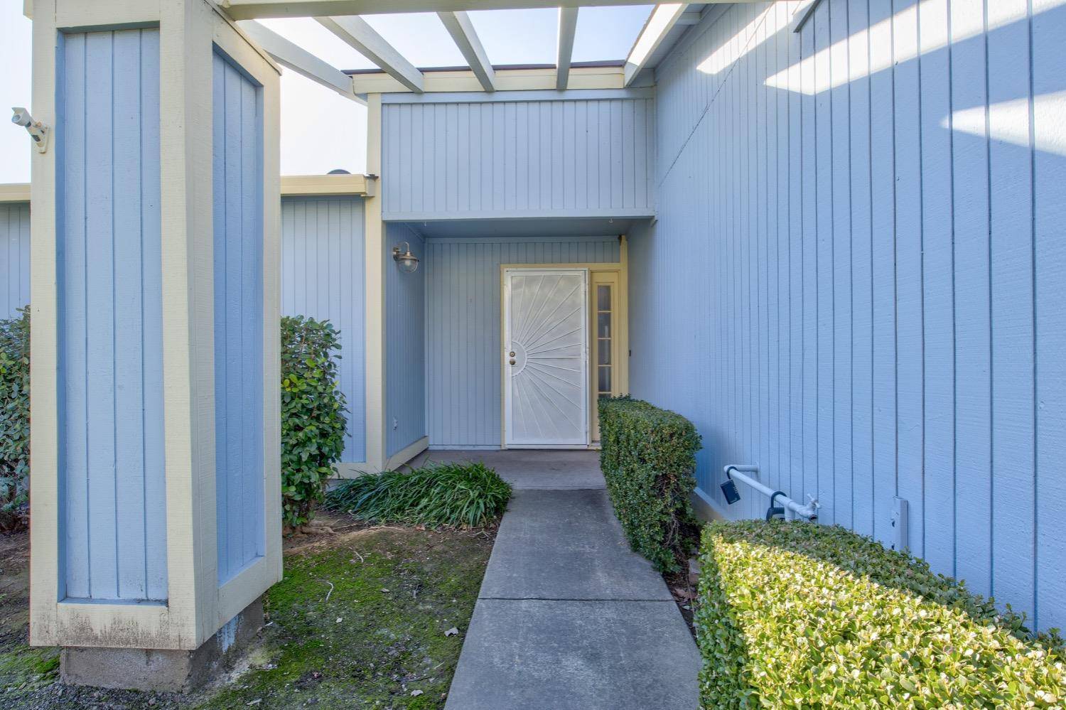 Sacramento, CA 95828,7412 Sunborough LN