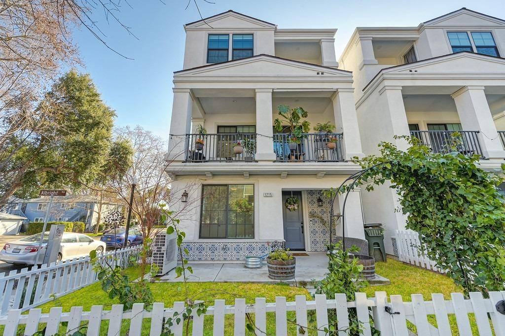 Sacramento, CA 95818,1215 Albright WALK