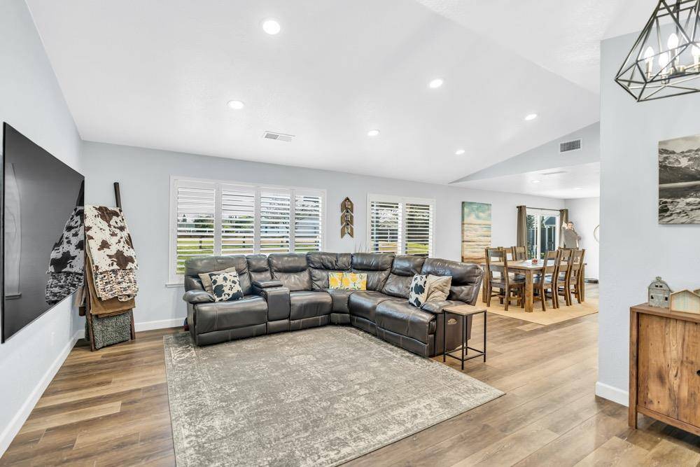 Elverta, CA 95626,8208 Rivergreen DR